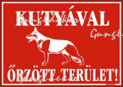 Kutyával őrzött terület matrica tábla